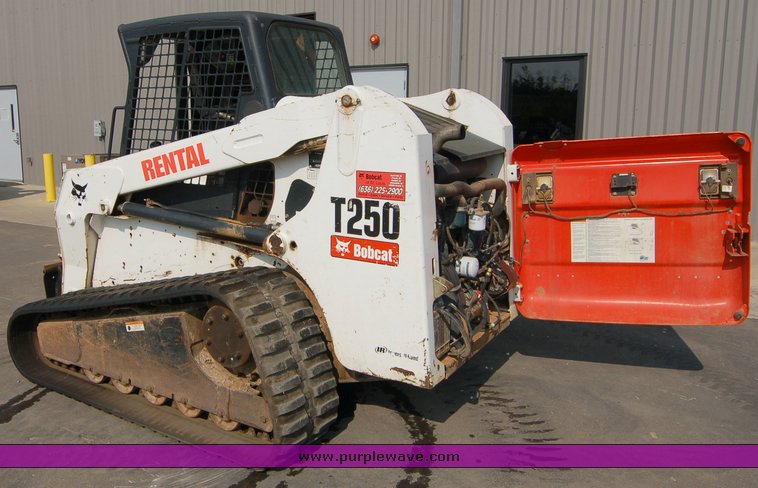 image for item 6003 2006 Bobcat T250 skid steer