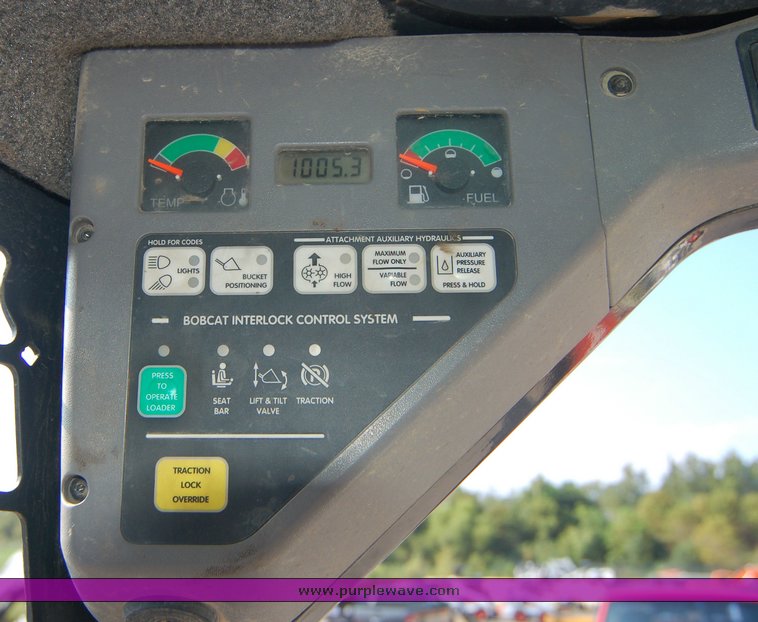 image for item 6003 2006 Bobcat T250 skid steer