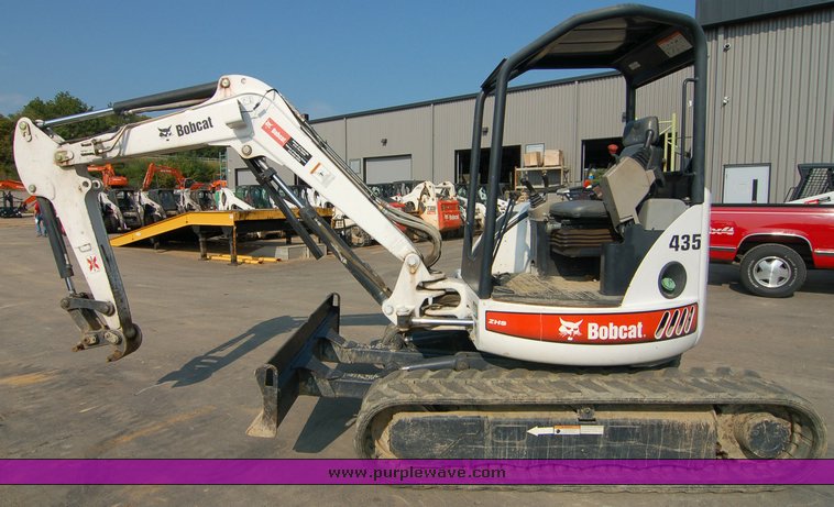 image for item 6004 2006 Bobcat 435G compact excavator