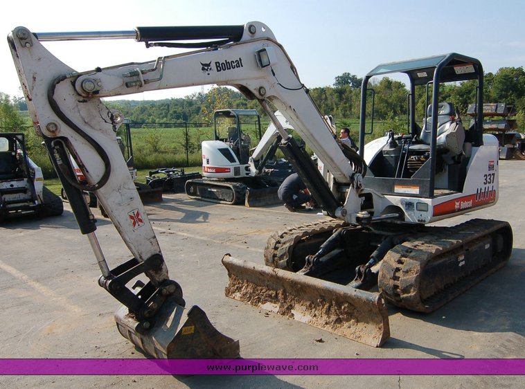 image for item 6005 2006 Bobcat 337G compact excavator