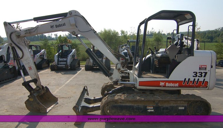 image for item 6005 2006 Bobcat 337G compact excavator
