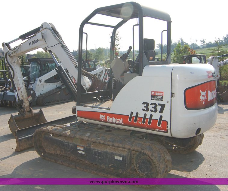 image for item 6005 2006 Bobcat 337G compact excavator