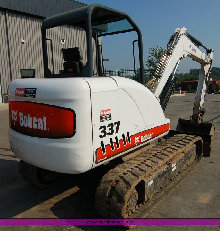 image for item 6005 2006 Bobcat 337G compact excavator