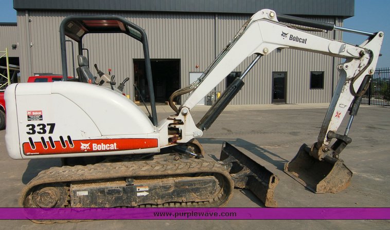 image for item 6005 2006 Bobcat 337G compact excavator