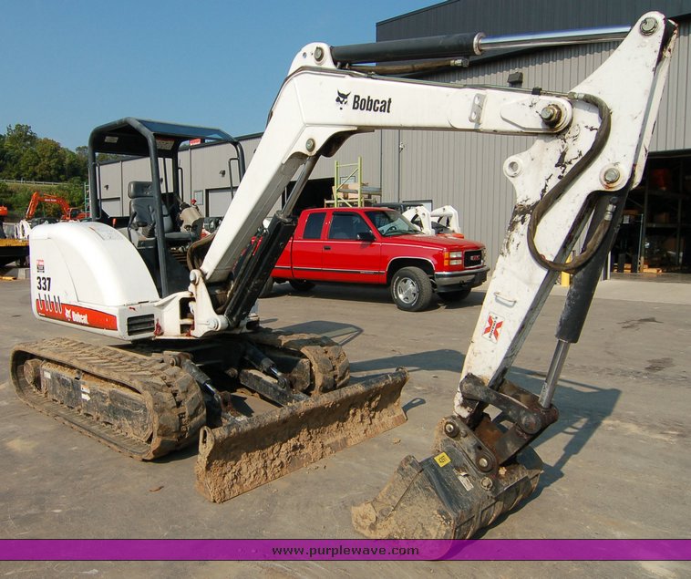 image for item 6005 2006 Bobcat 337G compact excavator