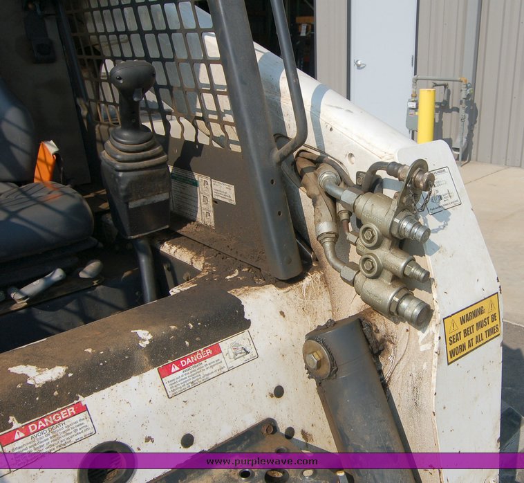 image for item 6006 2005 Bobcat T300 skid steer