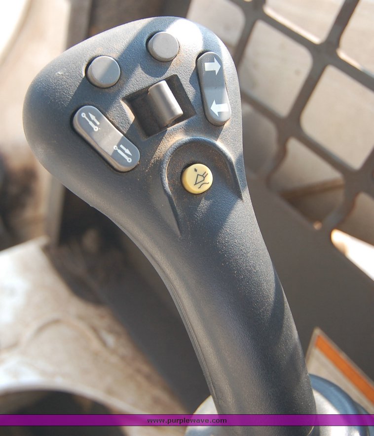 image for item 6006 2005 Bobcat T300 skid steer