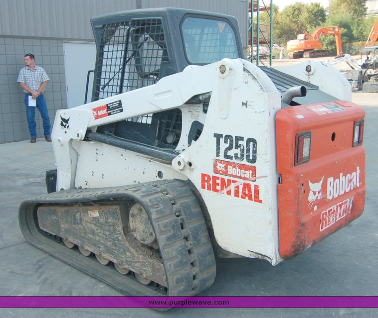 image for item 6007 2007 Bobcat T250 skid steer
