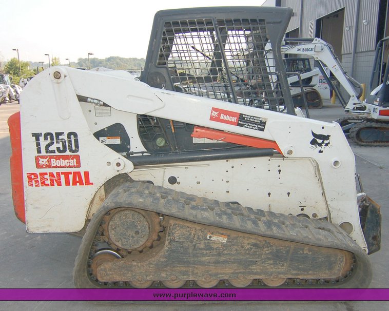 image for item 6007 2007 Bobcat T250 skid steer