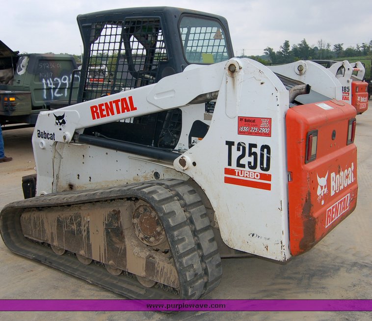 image for item 6009 2005 Bobcat T250 skid steer