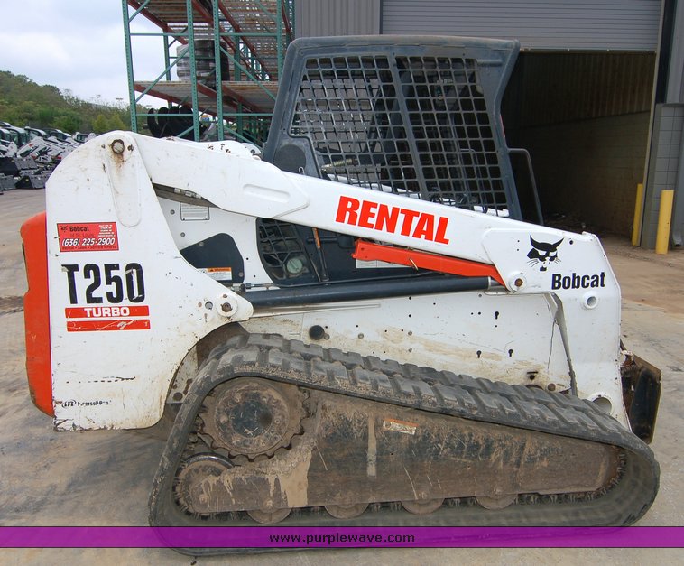 image for item 6009 2005 Bobcat T250 skid steer
