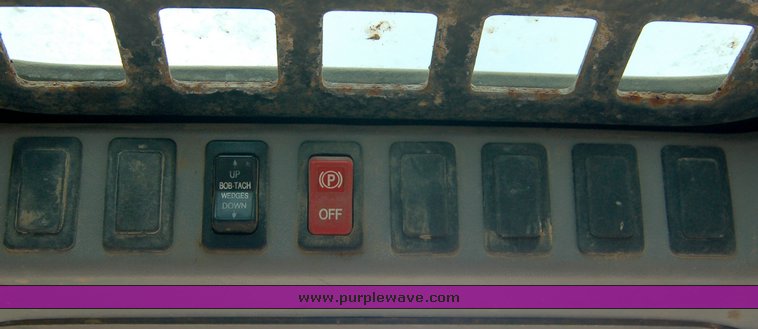 image for item 6009 2005 Bobcat T250 skid steer