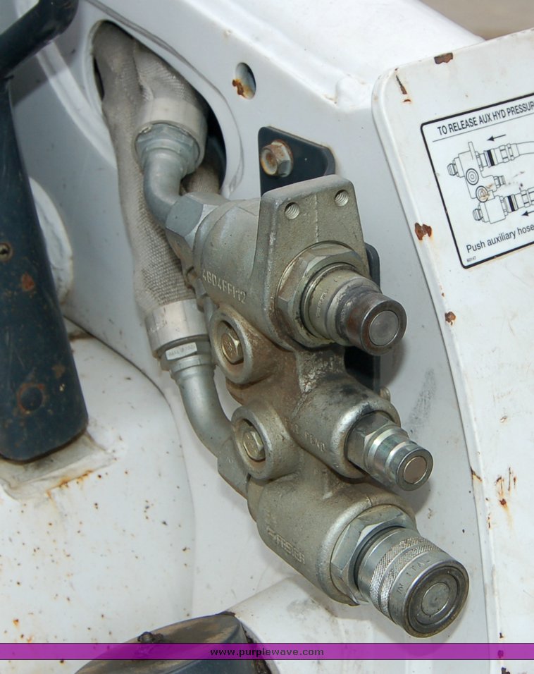 image for item 6009 2005 Bobcat T250 skid steer