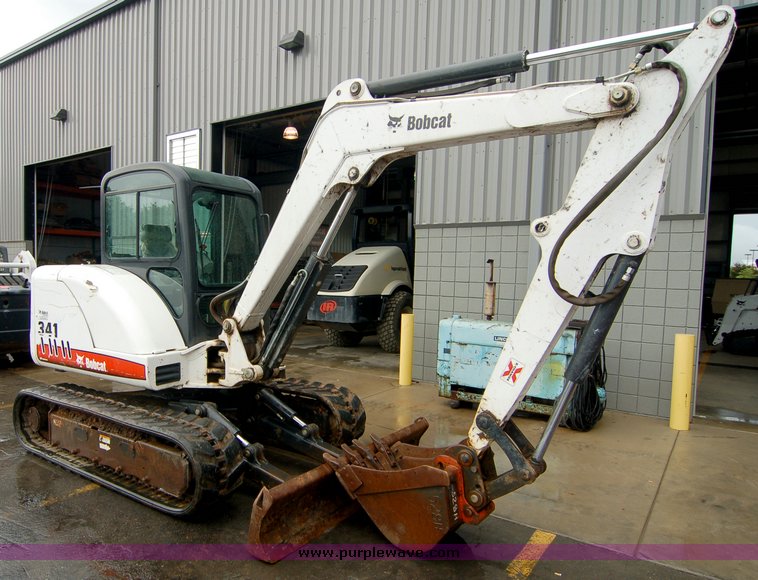 image for item 6010 2006 Bobcat 341G compact excavator