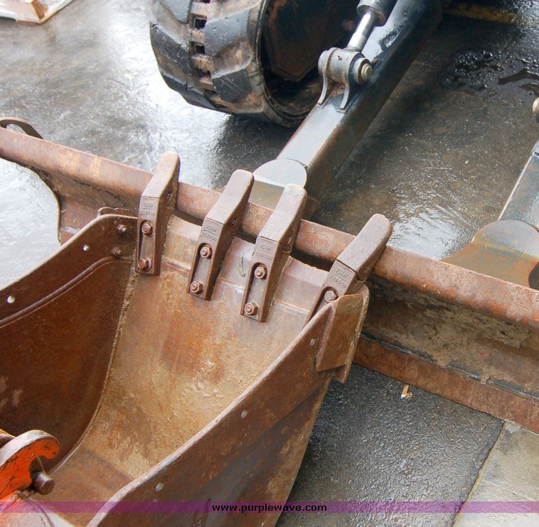 image for item 6010 2006 Bobcat 341G compact excavator