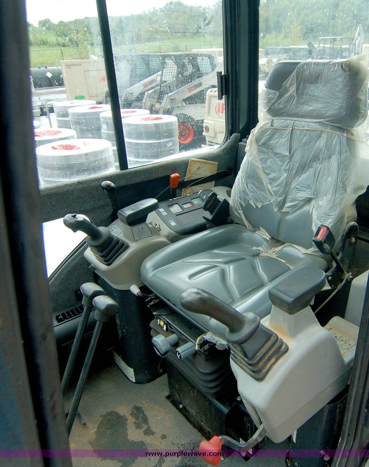 image for item 6010 2006 Bobcat 341G compact excavator