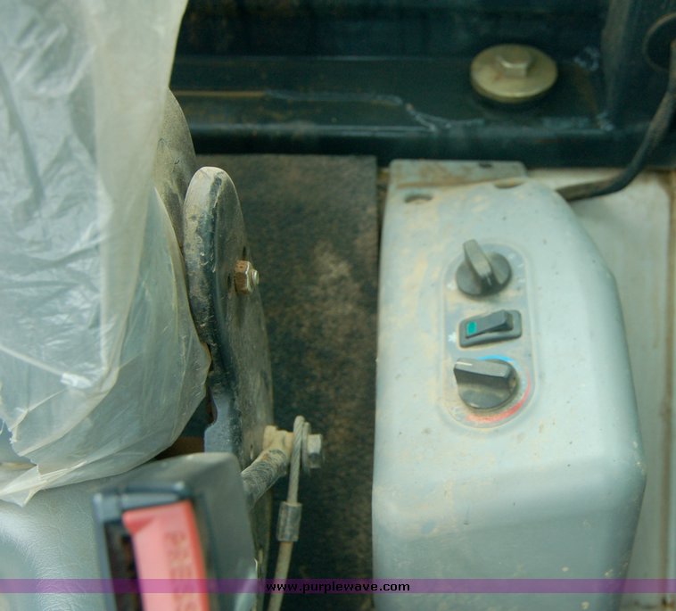 image for item 6010 2006 Bobcat 341G compact excavator