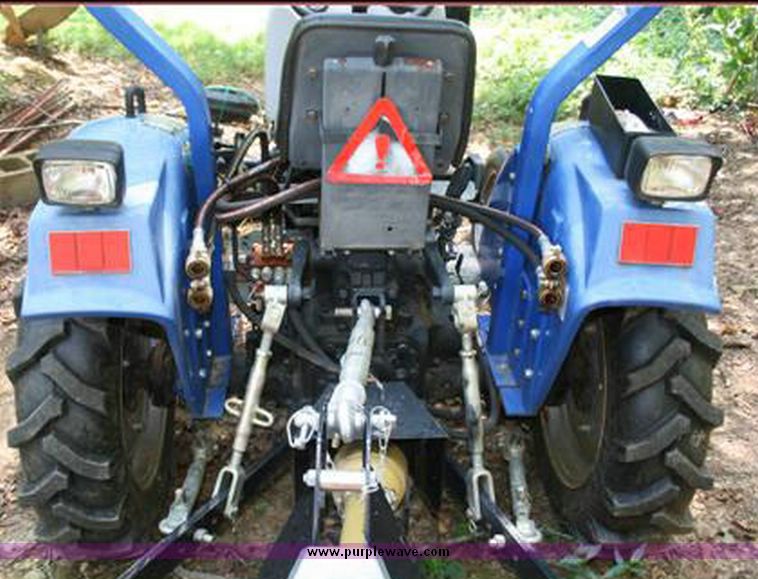 image for item 1004 Lanair LE200 tractor