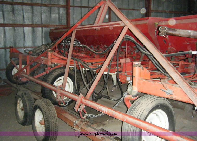 image for item 1101 International 150 hoe drill with liquid fertilizer