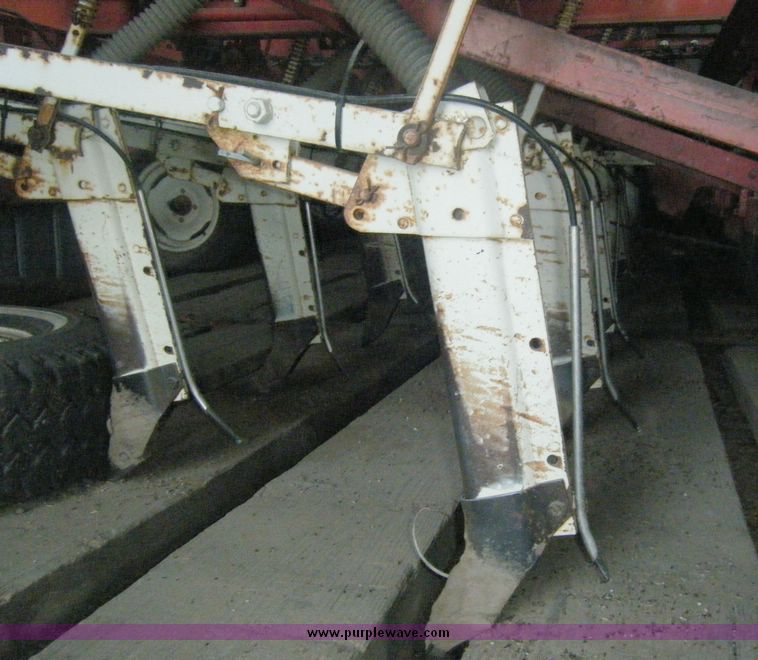 image for item 1101 International 150 hoe drill with liquid fertilizer