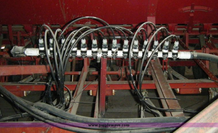 image for item 1101 International 150 hoe drill with liquid fertilizer