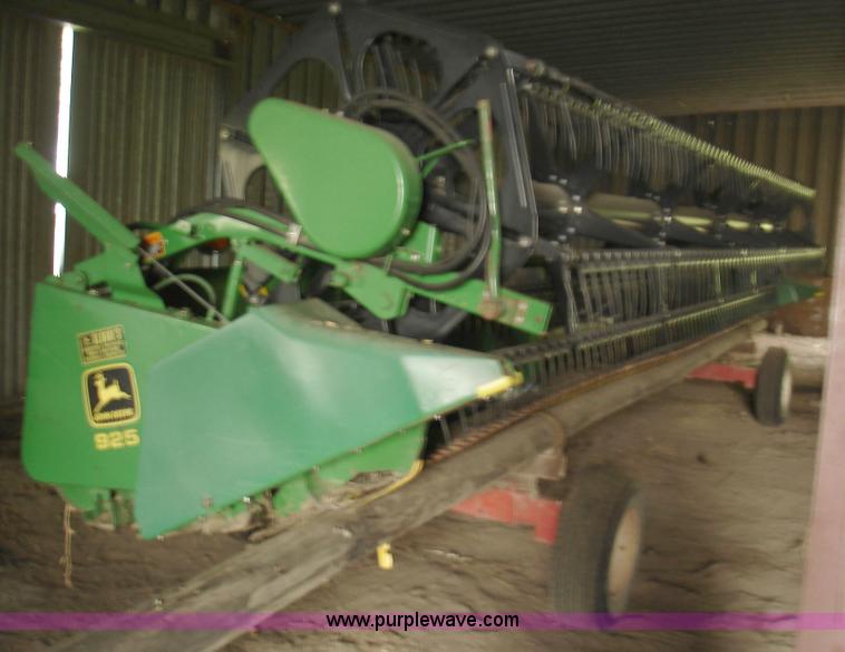 image for item 1300 1997 John Deere 925 flex platform with finger reel