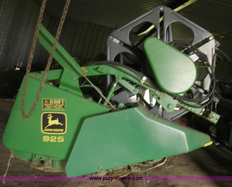 image for item 1300 1997 John Deere 925 flex platform with finger reel