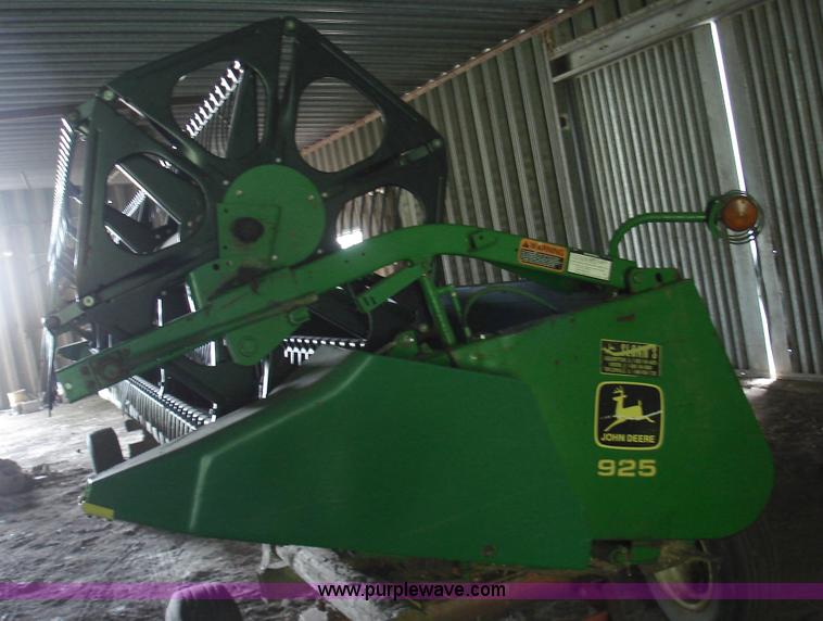 image for item 1300 1997 John Deere 925 flex platform with finger reel
