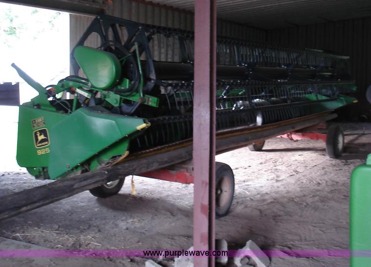 image for item 1300 1997 John Deere 925 flex platform with finger reel