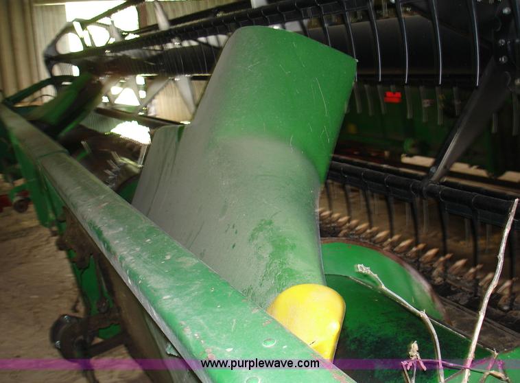 image for item 1300 1997 John Deere 925 flex platform with finger reel