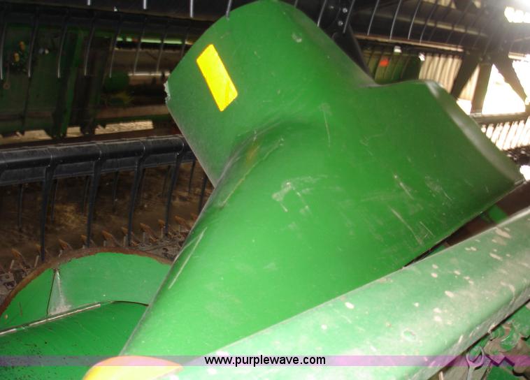image for item 1300 1997 John Deere 925 flex platform with finger reel