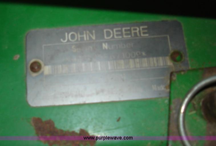 image for item 1300 1997 John Deere 925 flex platform with finger reel