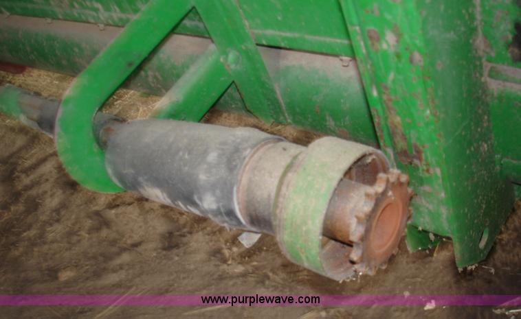 image for item 1300 1997 John Deere 925 flex platform with finger reel