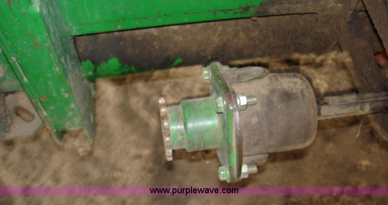 image for item 1300 1997 John Deere 925 flex platform with finger reel