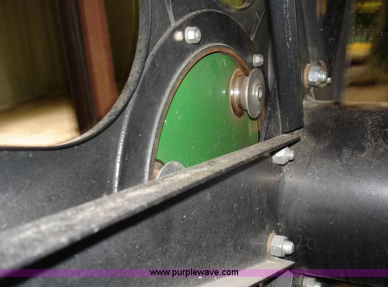 image for item 1300 1997 John Deere 925 flex platform with finger reel