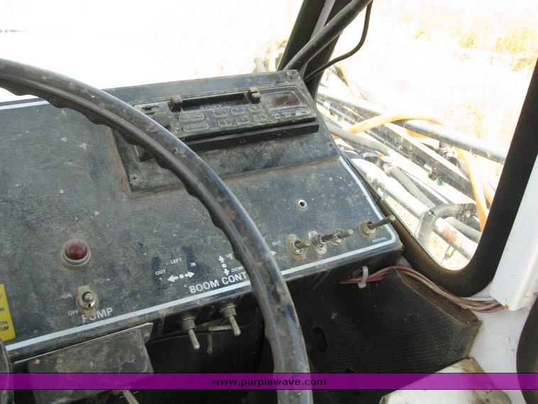 image for item 1400 1996 SpraCoupe 215 spray rig