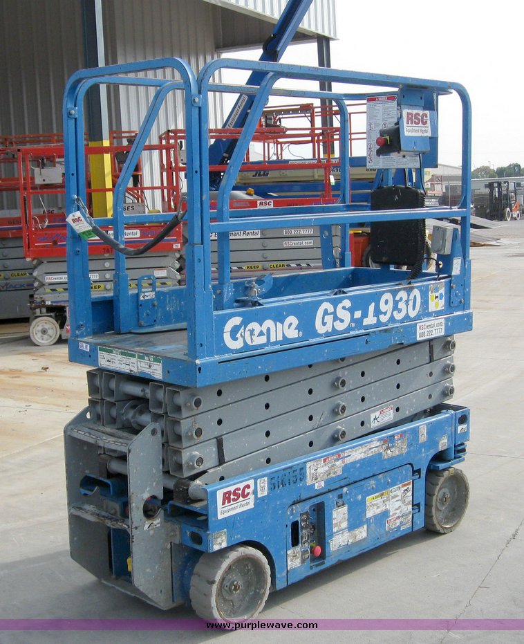 image for item 2193 2004 Genie GS1930 scissor lift