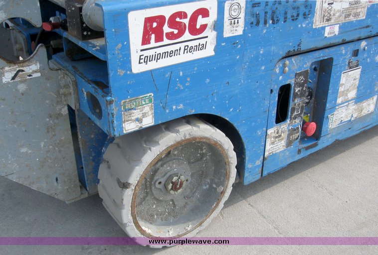 image for item 2193 2004 Genie GS1930 scissor lift