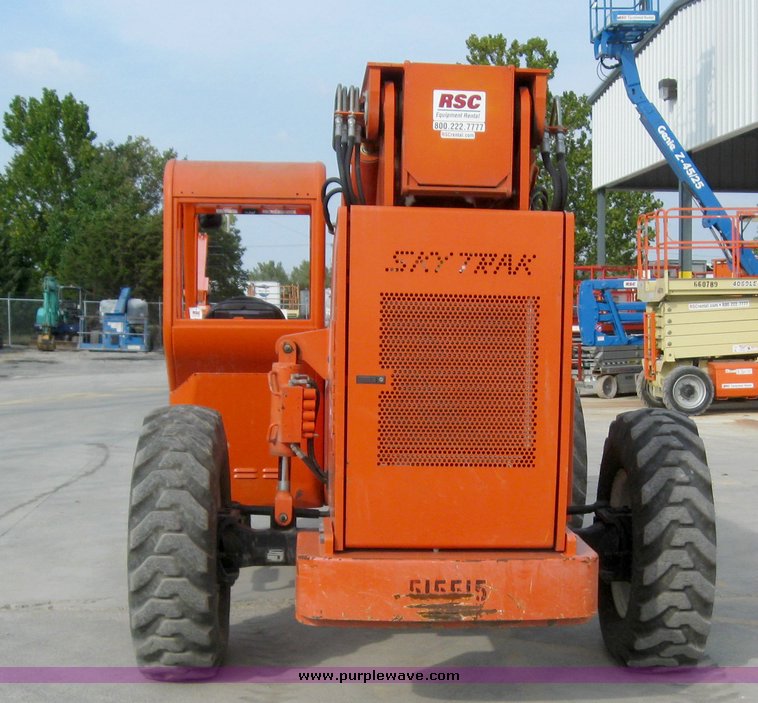 image for item 2194 2004 SkyTrak 8042 telehandler