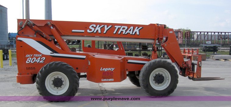 image for item 2194 2004 SkyTrak 8042 telehandler