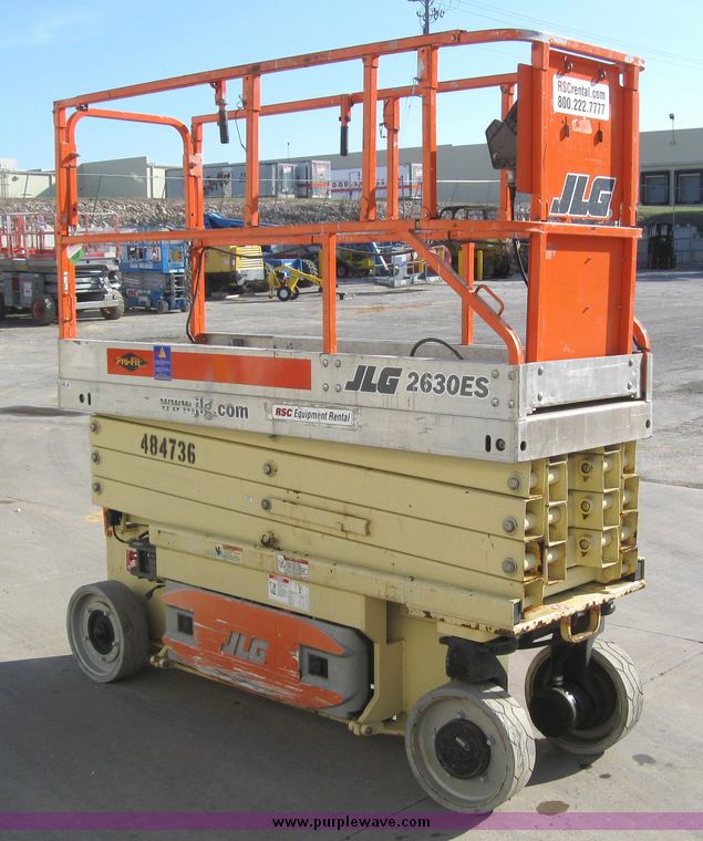 image for item 2196 2004 JLG 2630ES scissor lift