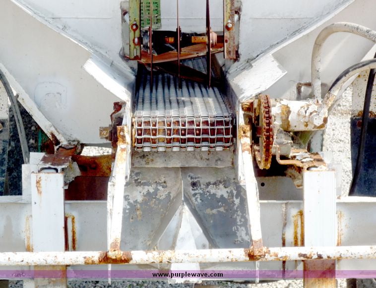 image for item 3091 Simonsen Q812SSDJ hydraulic spreader box