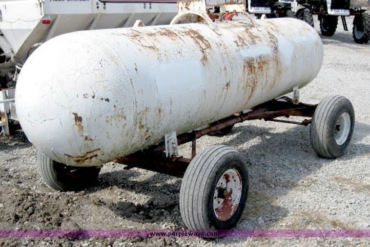 image for item 3092 1,000 gallon tank