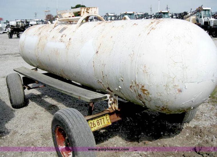 image for item 3092 1,000 gallon tank