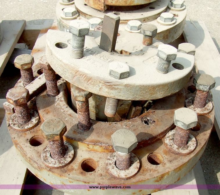 image for item 5949 Set of dual hubs