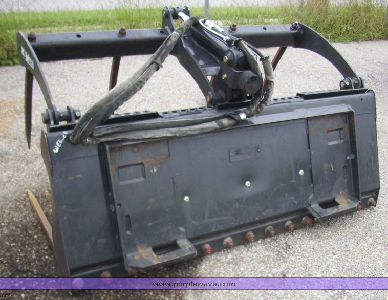 image for item 7171 Bobcat 60" utility farm forks with grapple