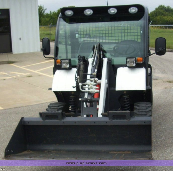 image for item 7173 2007 Bobcat 5600T toolcat