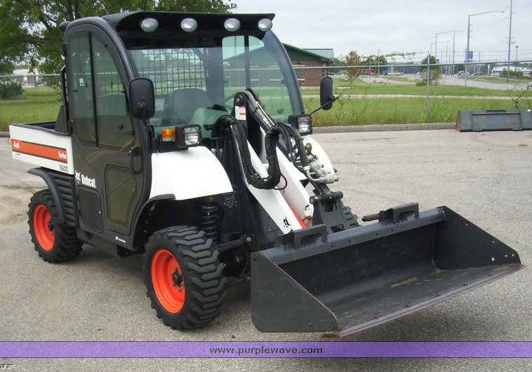image for item 7173 2007 Bobcat 5600T toolcat