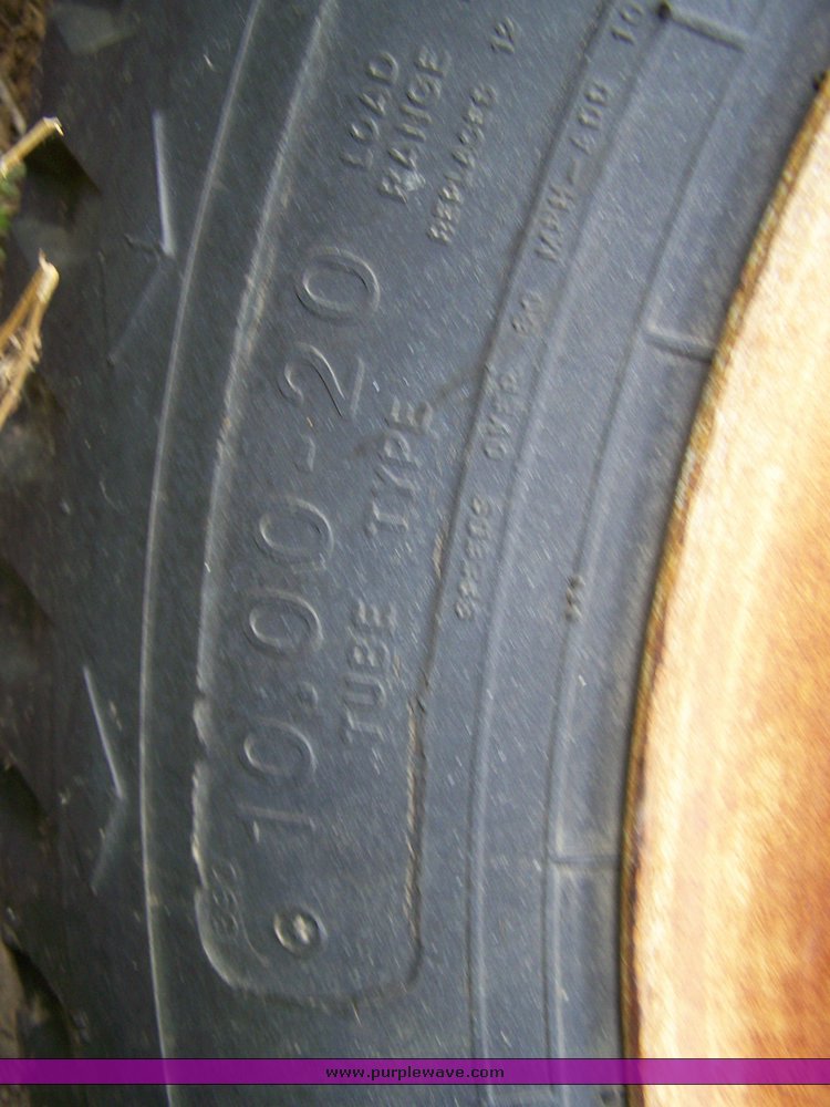 image for item 8378 1964 Fruehauf LJIS244 44' livestock trailer