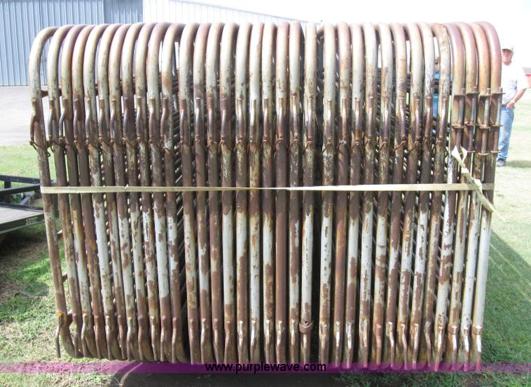 image for item 8465 (34) Winkle panels with trailer